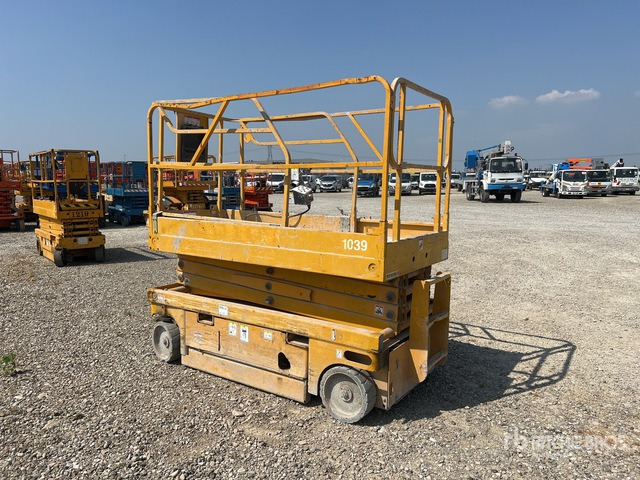 2006 Haulotte Compact 10 Electric (Inoperable) Scissor Lift - Nůžková plošina: obrázek 3 2006 Haulotte Compact 10 Electric (Inoperable) Scissor Lift - Nůžková plošina: obrázek 3