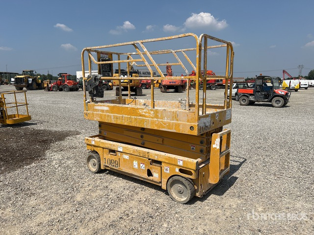 2006 Haulotte Compact 10 Electric (Inoperable) Scissor Lift - Nůžková plošina: obrázek 4 2006 Haulotte Compact 10 Electric (Inoperable) Scissor Lift - Nůžková plošina: obrázek 4