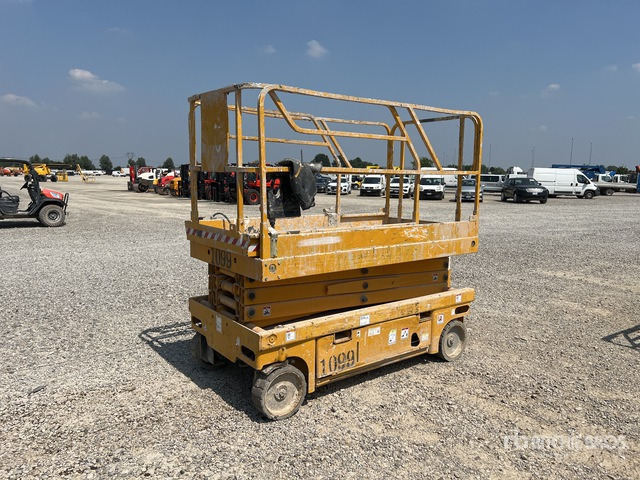 2006 Haulotte Compact 10 Electric (Inoperable) Scissor Lift - Nůžková plošina: obrázek 3 2006 Haulotte Compact 10 Electric (Inoperable) Scissor Lift - Nůžková plošina: obrázek 3