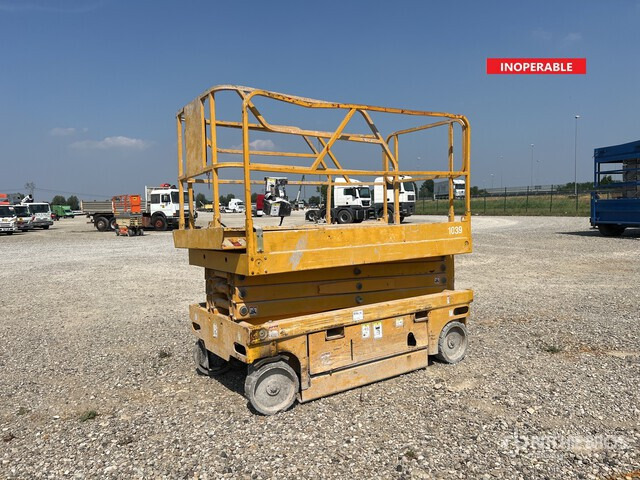 2006 Haulotte Compact 10 Electric (Inoperable) Scissor Lift - Nůžková plošina: obrázek 1 2006 Haulotte Compact 10 Electric (Inoperable) Scissor Lift - Nůžková plošina: obrázek 1