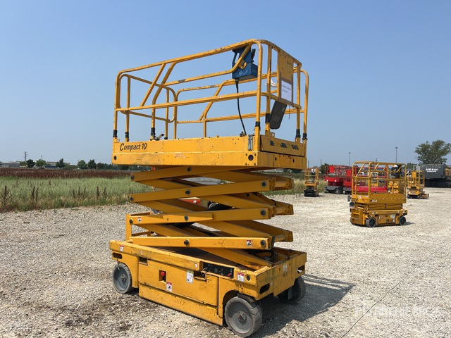 2007 Haulotte Compact 10 Scissor Lift - Nůžková plošina: obrázek 2 2007 Haulotte Compact 10 Scissor Lift - Nůžková plošina: obrázek 2