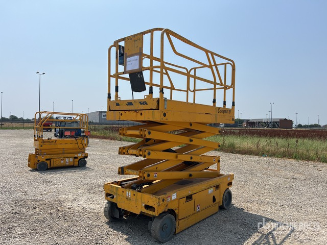 2007 Haulotte Compact 10 Scissor Lift - Nůžková plošina: obrázek 4 2007 Haulotte Compact 10 Scissor Lift - Nůžková plošina: obrázek 4