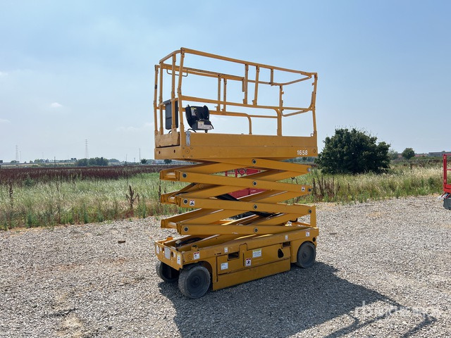 2007 Haulotte Compact 10N Electric Scissor Lift - Nůžková plošina: obrázek 2 2007 Haulotte Compact 10N Electric Scissor Lift - Nůžková plošina: obrázek 2
