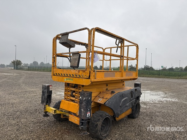 2007 Haulotte Compact12DX Piattaforma aerea verticale - Nůžková plošina: obrázek 3 2007 Haulotte Compact12DX Piattaforma aerea verticale - Nůžková plošina: obrázek 3