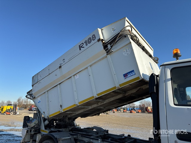 2008 Isuzu NPR85 4x2 Waste Collection Truck - Vůz na odvoz odpadků: obrázek 4 2008 Isuzu NPR85 4x2 Waste Collection Truck - Vůz na odvoz odpadků: obrázek 4