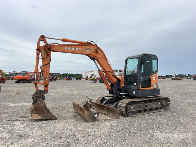 2009 Doosan DX80R Escavatore cingolato - Pásové rýpadlo: obrázek 2 2009 Doosan DX80R Escavatore cingolato - Pásové rýpadlo: obrázek 2