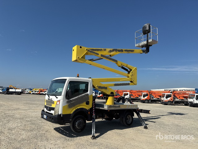 2011 Nissan Cabstar 2011 Socage DA320 20 m on Bucket Truck - Autoplošina: obrázek 1 2011 Nissan Cabstar 2011 Socage DA320 20 m on Bucket Truck - Autoplošina: obrázek 1