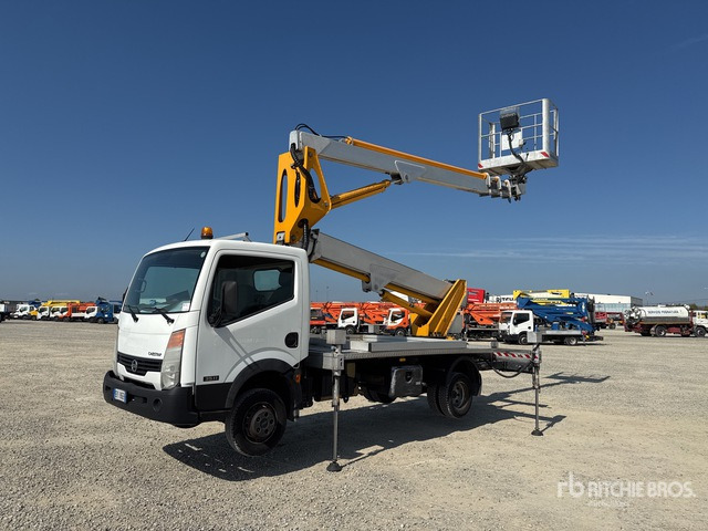 2011 Nissan Cabstar 35 - 11 2011 Multitel Pagliero MX250EX ... Bucket Truck - Autoplošina: obrázek 1 2011 Nissan Cabstar 35 - 11 2011 Multitel Pagliero MX250EX ... Bucket Truck - Autoplošina: obrázek 1