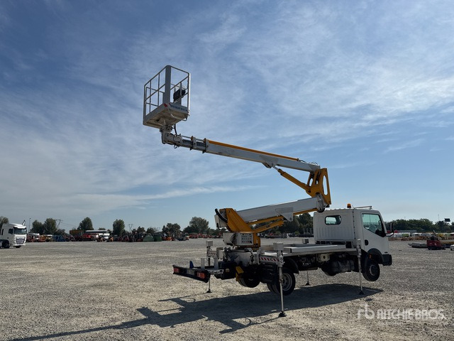 2011 Nissan Cabstar 35 - 11 2011 Multitel Pagliero MX250EX ... Bucket Truck - Autoplošina: obrázek 4 2011 Nissan Cabstar 35 - 11 2011 Multitel Pagliero MX250EX ... Bucket Truck - Autoplošina: obrázek 4