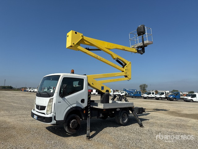 2011 Renault Maxity 110Dxi 2011 Socage DA320 20 m on Bucket Truck - Autoplošina: obrázek 1 2011 Renault Maxity 110Dxi 2011 Socage DA320 20 m on Bucket Truck - Autoplošina: obrázek 1