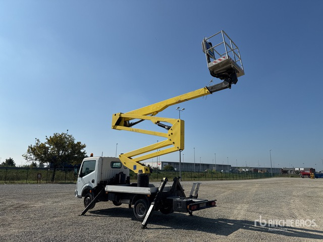 2011 Renault Maxity 110Dxi 2011 Socage DA320 20 m on Bucket Truck - Autoplošina: obrázek 4 2011 Renault Maxity 110Dxi 2011 Socage DA320 20 m on Bucket Truck - Autoplošina: obrázek 4