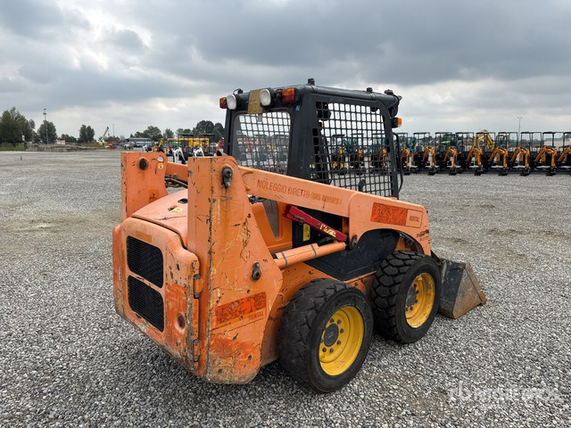 2012 Komatsu SK714-2 High Flow Skid Steer Loader - Smykový nakladač: obrázek 3 2012 Komatsu SK714-2 High Flow Skid Steer Loader - Smykový nakladač: obrázek 3