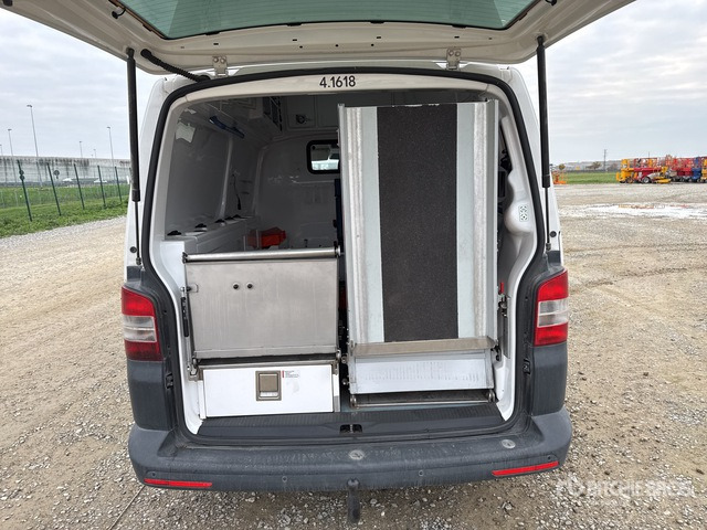 2014 Volkswagen Transporter Ambulance - Pohotovostní vůz: obrázek 4 2014 Volkswagen Transporter Ambulance - Pohotovostní vůz: obrázek 4