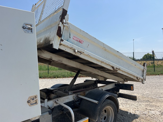 Dodávka sklápěč 2015 Iveco Daily 35C13 Crew Cab Dump Truck: Light Duty: obrázek 6