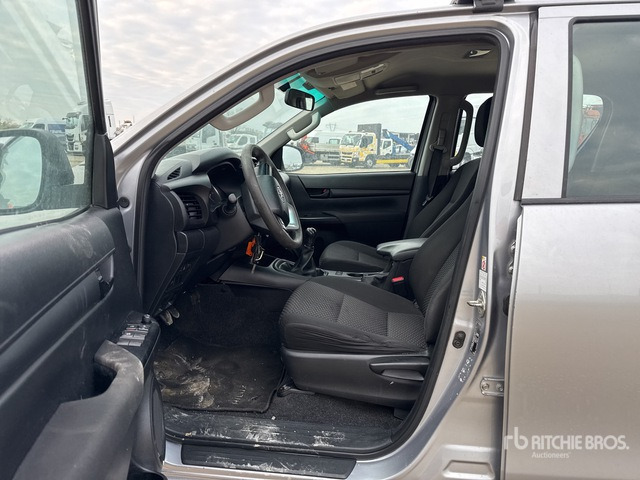 2019 Toyota Hilux Crew Cab Pickup - Pick-up: obrázek 4 2019 Toyota Hilux Crew Cab Pickup - Pick-up: obrázek 4