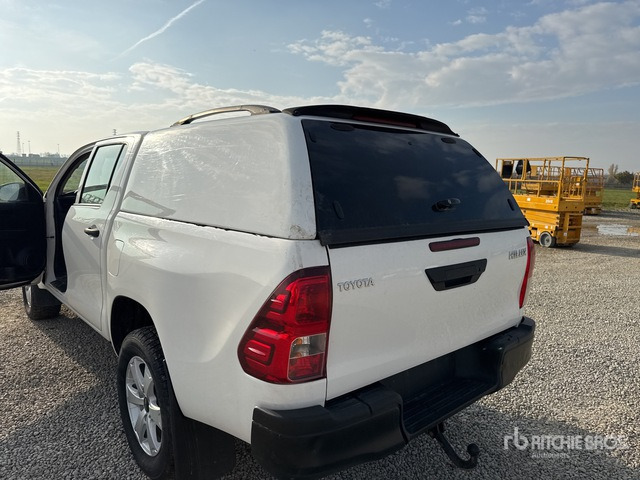 2020 Toyota Hilux Crew Cab Pickup - Pick-up: obrázek 5 2020 Toyota Hilux Crew Cab Pickup - Pick-up: obrázek 5