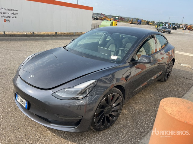 2021 Tesla Model 3 3 PERFORMANCE DUAL MOTOR 4WD Automobile - Osobní auto: obrázek 1 2021 Tesla Model 3 3 PERFORMANCE DUAL MOTOR 4WD Automobile - Osobní auto: obrázek 1