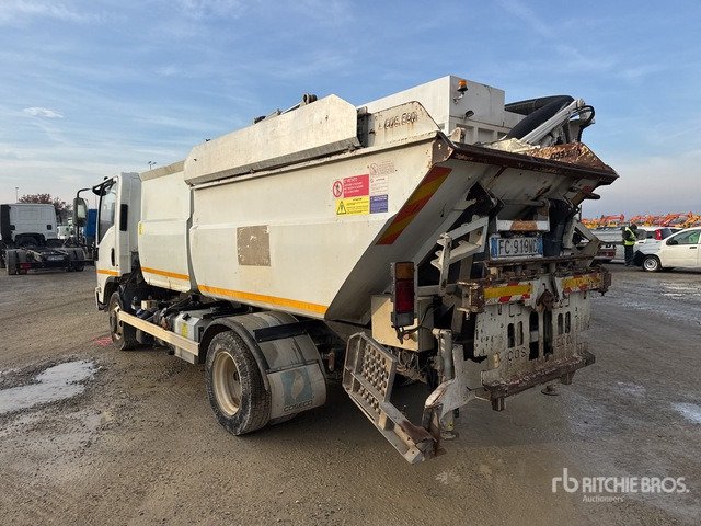 Isuzu Waste Collection Truck - Vůz na odvoz odpadků: obrázek 2 Isuzu Waste Collection Truck - Vůz na odvoz odpadků: obrázek 2