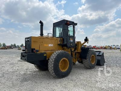 KOMATSU WA250-1 - Kolový nakladač: obrázek 3 KOMATSU WA250-1 - Kolový nakladač: obrázek 3