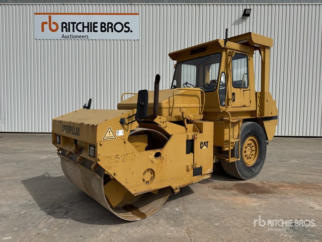 1992 Cat CB-525B Compacteur Monocylindre Smooth Drum Compactor - Kompaktor: obrázek 2 1992 Cat CB-525B Compacteur Monocylindre Smooth Drum Compactor - Kompaktor: obrázek 2