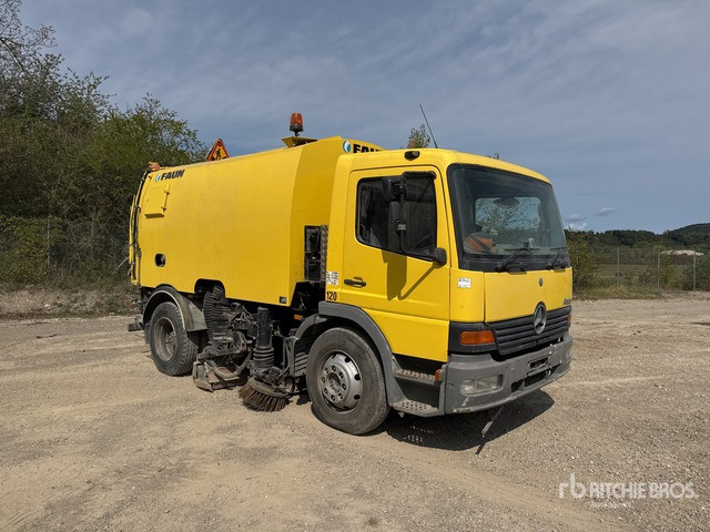 2002 Mercedes-Benz Atego 2001 Faun VIAJET 6 R/L on Balayeuse Sweeper Truck - Zametací vůz: obrázek 1 2002 Mercedes-Benz Atego 2001 Faun VIAJET 6 R/L on Balayeuse Sweeper Truck - Zametací vůz: obrázek 1