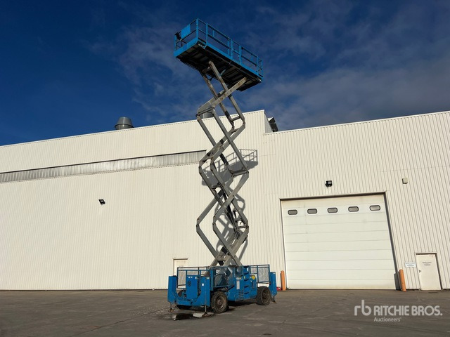2007 Genie GS4390 4x4 Nacelle Ciseaux Diesel Scissor Lift - Nůžková plošina: obrázek 4 2007 Genie GS4390 4x4 Nacelle Ciseaux Diesel Scissor Lift - Nůžková plošina: obrázek 4