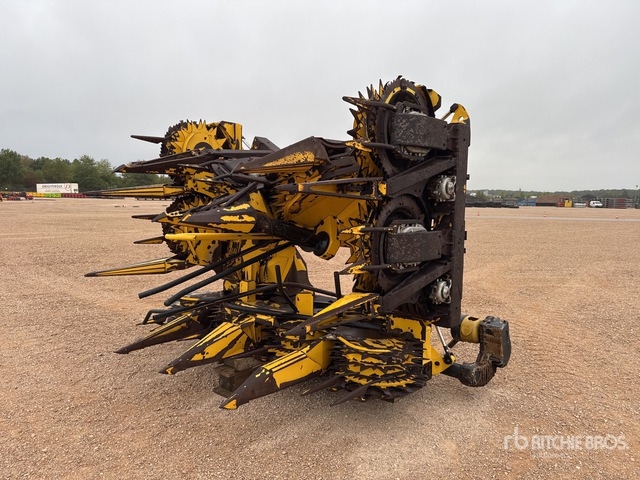 2010 New Holland FI470 Bec A Mais 10 Rangs 10 Row Corn Forage Harvester Header - Adaptér na kukuřici: obrázek 3 2010 New Holland FI470 Bec A Mais 10 Rangs 10 Row Corn Forage Harvester Header - Adaptér na kukuřici: obrázek 3