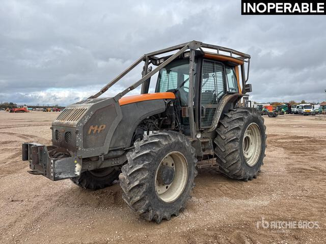 2011 Valtra T161H 4x4 Tracteur Agricole (Inoperable) 4WD Tractor - Traktor: obrázek 1 2011 Valtra T161H 4x4 Tracteur Agricole (Inoperable) 4WD Tractor - Traktor: obrázek 1