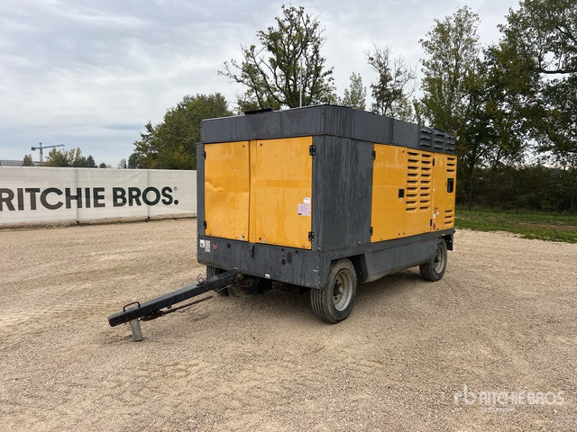 2015 Atlas Copco XAHS447 Mobile 25000 L Compresseur A Air Air Compressor - Mobilní kompresor: obrázek 1 2015 Atlas Copco XAHS447 Mobile 25000 L Compresseur A Air Air Compressor - Mobilní kompresor: obrázek 1
