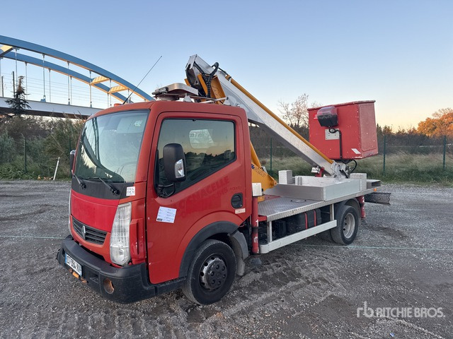 2015 Renault Maxity 2015 Multitel 145 ALU 16 m on 4 ... Bucket Truck - Autoplošina: obrázek 2 2015 Renault Maxity 2015 Multitel 145 ALU 16 m on 4 ... Bucket Truck - Autoplošina: obrázek 2