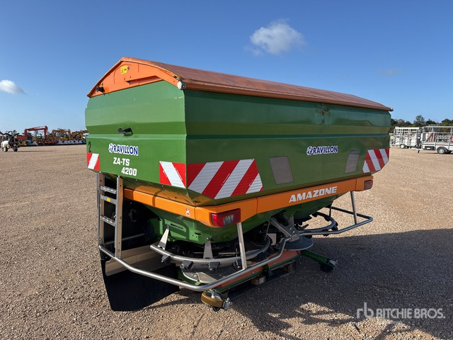 2017 Amazone ZA-TS 4200 54 m 3-Point 4200 L Epandeur A ... Fertilizer Spreader - Rozmetadlo hnoje: obrázek 3 2017 Amazone ZA-TS 4200 54 m 3-Point 4200 L Epandeur A ... Fertilizer Spreader - Rozmetadlo hnoje: obrázek 3