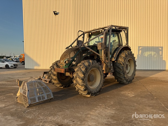 2017 Valtra T174 (Inoperable) 4WD Tractor - Traktor: obrázek 2 2017 Valtra T174 (Inoperable) 4WD Tractor - Traktor: obrázek 2