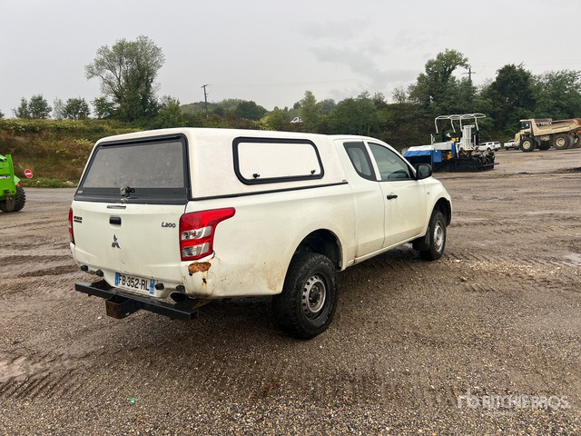 2018 Mitsubishi L200 4x4 Extended Cab (Inoperable) Pickup - Pick-up: obrázek 3 2018 Mitsubishi L200 4x4 Extended Cab (Inoperable) Pickup - Pick-up: obrázek 3