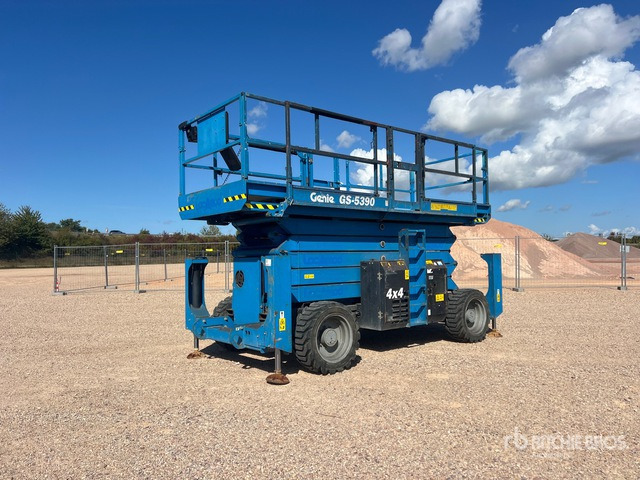 2019 Genie GS-5390RT 4x4 Nacelle Ciseaux Scissor Lift - Nůžková plošina: obrázek 2 2019 Genie GS-5390RT 4x4 Nacelle Ciseaux Scissor Lift - Nůžková plošina: obrázek 2