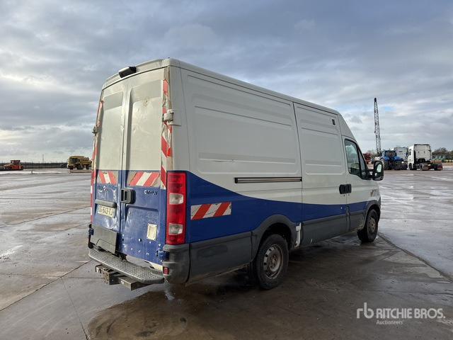 2014 Iveco 35S11 Vehicule Utilitaire Cargo Van - Dodávka: obrázek 3 2014 Iveco 35S11 Vehicule Utilitaire Cargo Van - Dodávka: obrázek 3