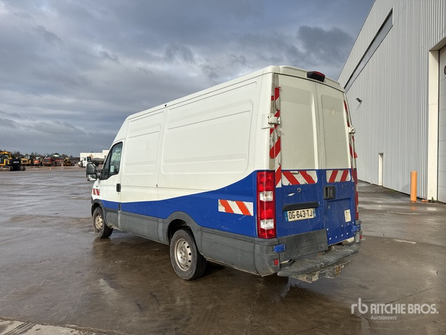 2014 Iveco 35S11 Vehicule Utilitaire Cargo Van - Dodávka: obrázek 2 2014 Iveco 35S11 Vehicule Utilitaire Cargo Van - Dodávka: obrázek 2