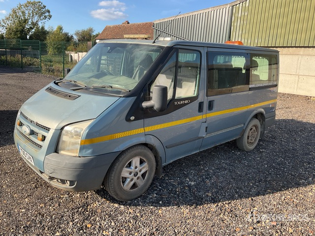2010 Ford Transit 115 Tourneo T280 SWB Limited (Inoperable) Minivan - Mikrobus: obrázek 2 2010 Ford Transit 115 Tourneo T280 SWB Limited (Inoperable) Minivan - Mikrobus: obrázek 2