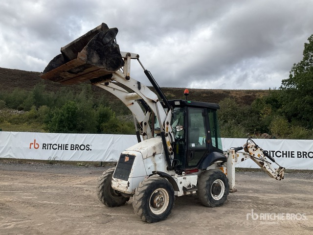 2014 JCB 2CX 4x4x4 Backhoe Loader - Mulčovač: obrázek 1 2014 JCB 2CX 4x4x4 Backhoe Loader - Mulčovač: obrázek 1
