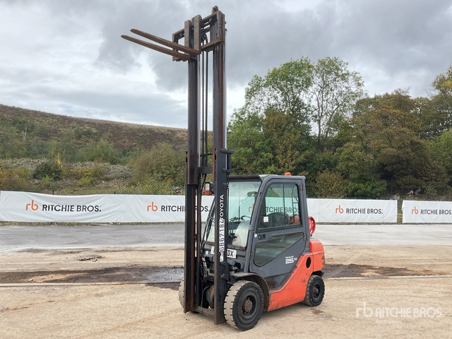 2014 Toyota 02-8FGF25 2014 Toyota 8FG25 Forklift Forklift - Plynový vysokozdvižný vozík: obrázek 2 2014 Toyota 02-8FGF25 2014 Toyota 8FG25 Forklift Forklift - Plynový vysokozdvižný vozík: obrázek 2