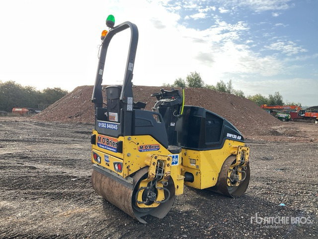 2015 Bomag 120AD-5 Double Drum Roller - Válec: obrázek 3 2015 Bomag 120AD-5 Double Drum Roller - Válec: obrázek 3