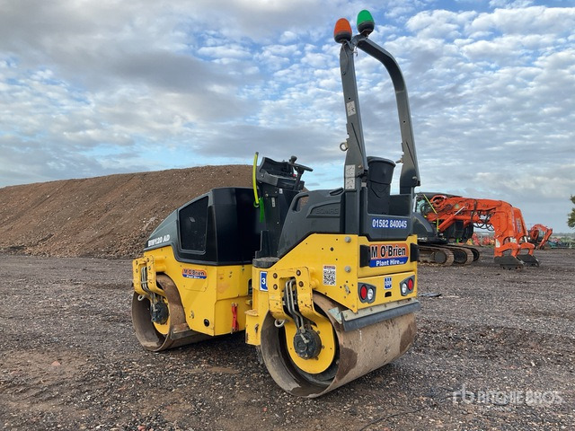 2015 Bomag 120AD-5 Double Drum Roller - Válec: obrázek 3 2015 Bomag 120AD-5 Double Drum Roller - Válec: obrázek 3