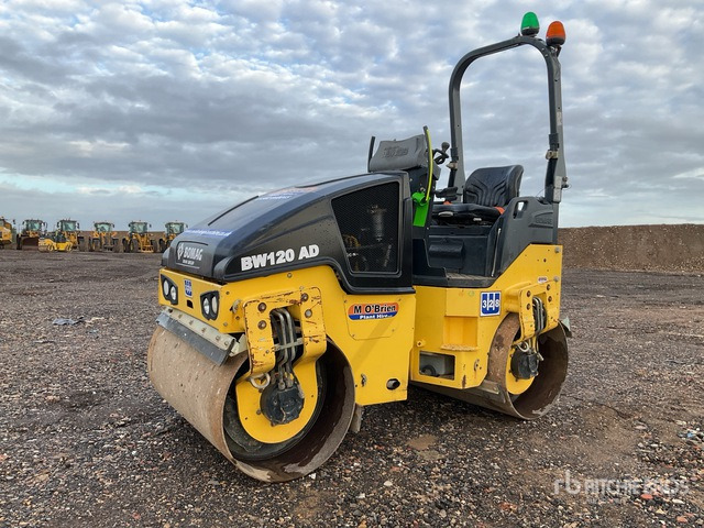 2015 Bomag 120AD-5 Double Drum Roller - Válec: obrázek 1 2015 Bomag 120AD-5 Double Drum Roller - Válec: obrázek 1