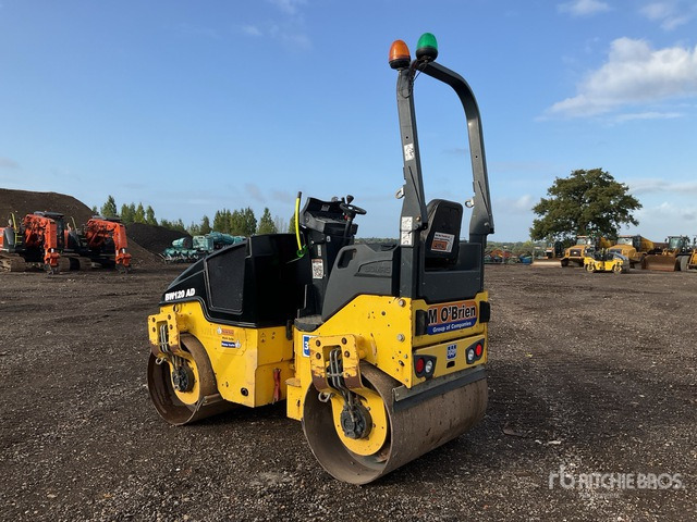 2015 Bomag 120AD-5 Double Drum Roller - Válec: obrázek 3 2015 Bomag 120AD-5 Double Drum Roller - Válec: obrázek 3
