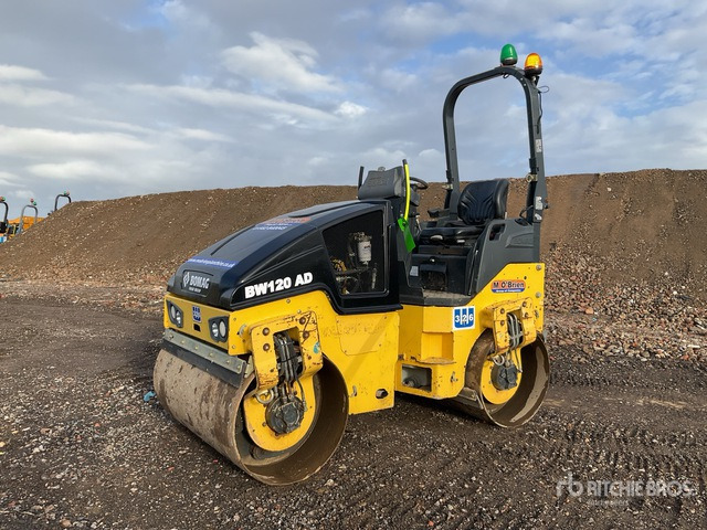 2015 Bomag 120AD-5 Double Drum Roller - Válec: obrázek 1 2015 Bomag 120AD-5 Double Drum Roller - Válec: obrázek 1