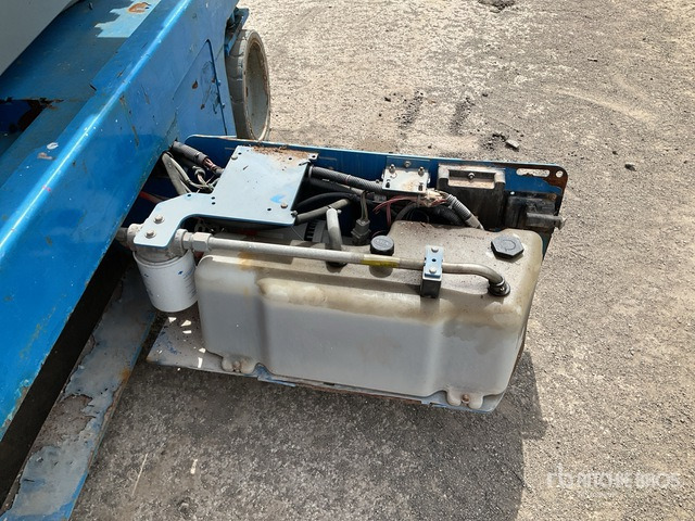 2015 Genie GS-4047 Electric (Inoperable) Scissor Lift - Nůžková plošina: obrázek 5 2015 Genie GS-4047 Electric (Inoperable) Scissor Lift - Nůžková plošina: obrázek 5