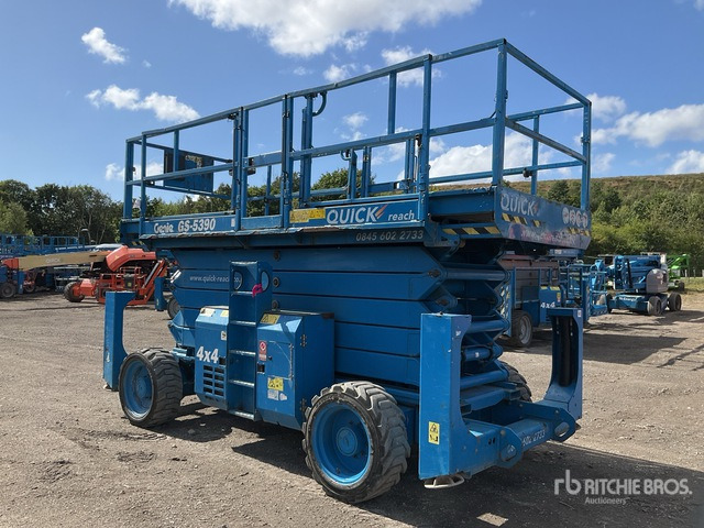 2016 Genie GS-5390 4x4 Diesel Scissor Lift - Nůžková plošina: obrázek 2 2016 Genie GS-5390 4x4 Diesel Scissor Lift - Nůžková plošina: obrázek 2