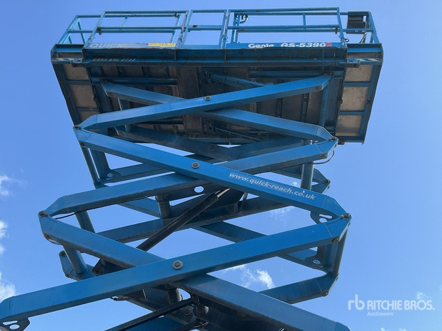 2016 Genie GS-5390 4x4 Diesel Scissor Lift - Nůžková plošina: obrázek 4 2016 Genie GS-5390 4x4 Diesel Scissor Lift - Nůžková plošina: obrázek 4