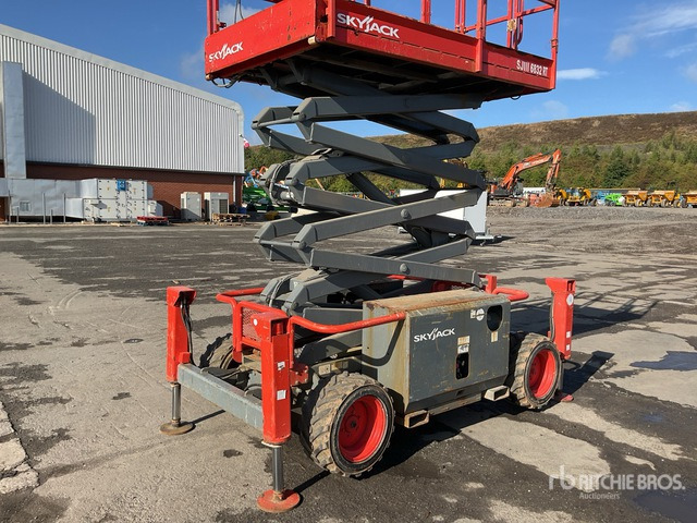 2016 Skyjack SJ6832RT 4x4 Diesel Scissor Lift - Nůžková plošina: obrázek 5 2016 Skyjack SJ6832RT 4x4 Diesel Scissor Lift - Nůžková plošina: obrázek 5