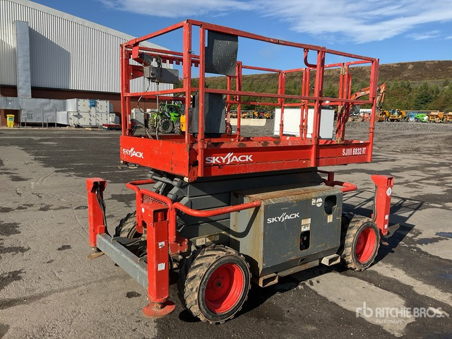 2016 Skyjack SJ6832RT 4x4 Diesel Scissor Lift - Nůžková plošina: obrázek 4 2016 Skyjack SJ6832RT 4x4 Diesel Scissor Lift - Nůžková plošina: obrázek 4