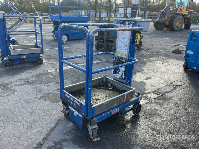 2017 Power Tower Nano Vertical Mast Lift - Vertikální sloupový výtah: obrázek 1 2017 Power Tower Nano Vertical Mast Lift - Vertikální sloupový výtah: obrázek 1